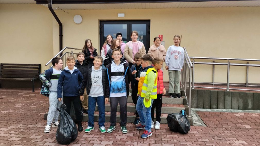 &quot;Sprzątamy dla Polski” – nasza szkoła w akcji!